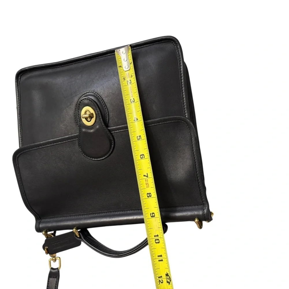 Coach vintage black leather 9927 Dominican Republic Willis bag